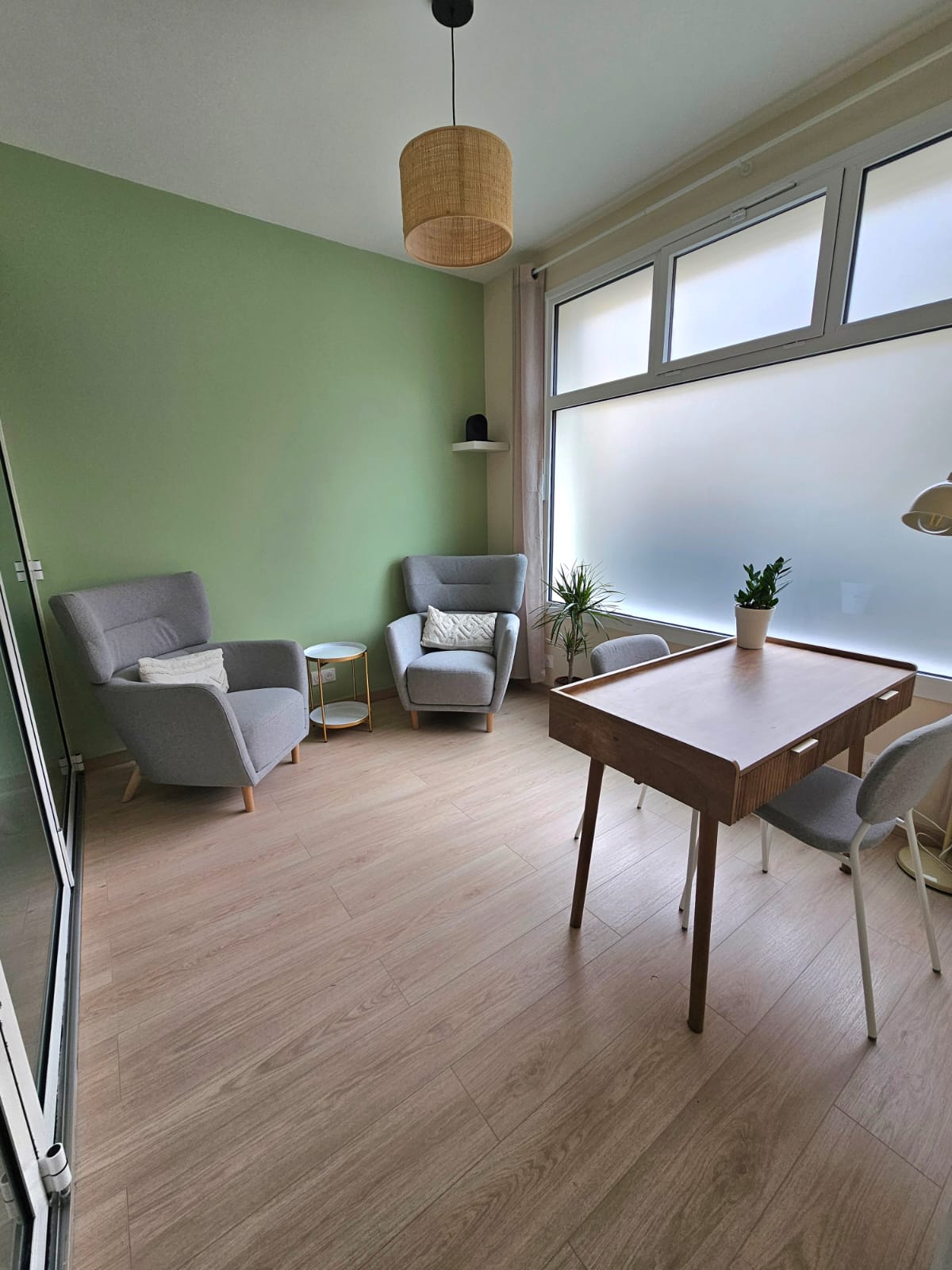 Théranice — Cabine esthétique / bien-être · Bureau / cabinet